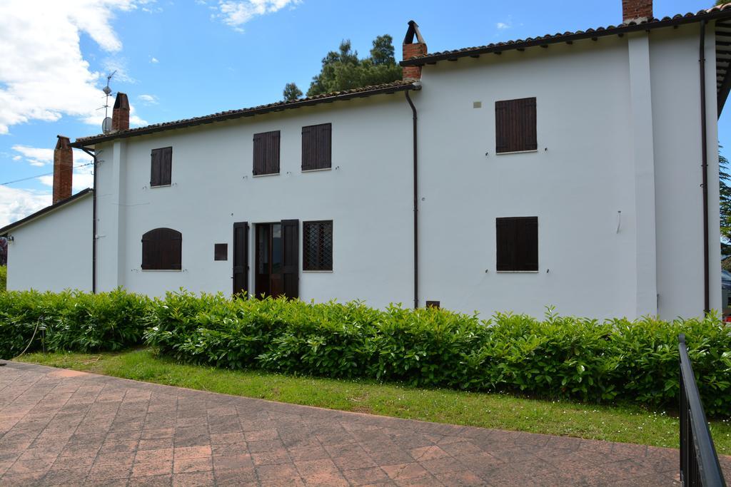 Вилла Casale Fusco Сполето Экстерьер фото